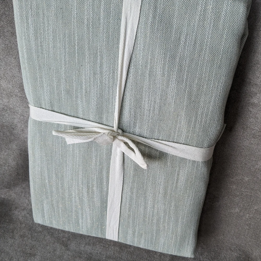 New LAURA ASHLEY Arabesque Sage Green Tablecloth Size 60
